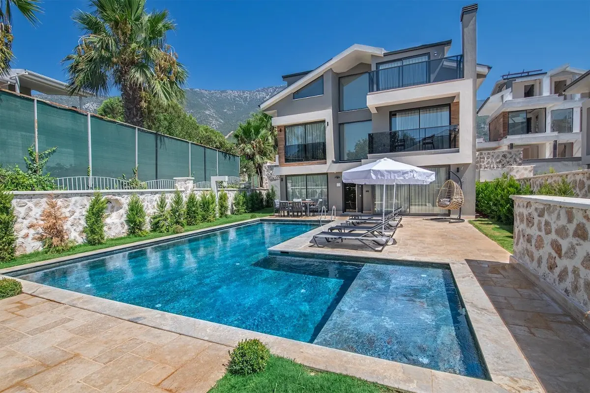 Real estate in Ovacik